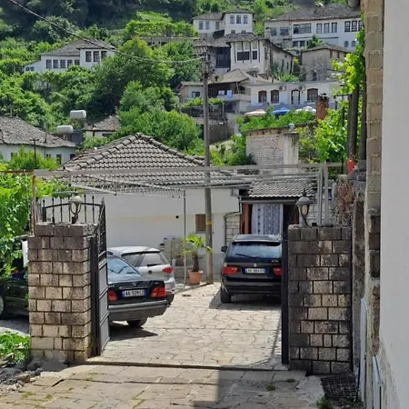 Karagjozi Konukevi Gjirokastër