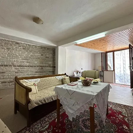 Karagjozi Vendégház Gjirokastra