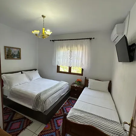 Karagjozi Guest house